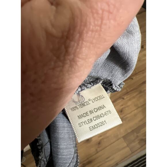 Cloth & Stone size medium gray chambray shift dress - Picture 3 of 3